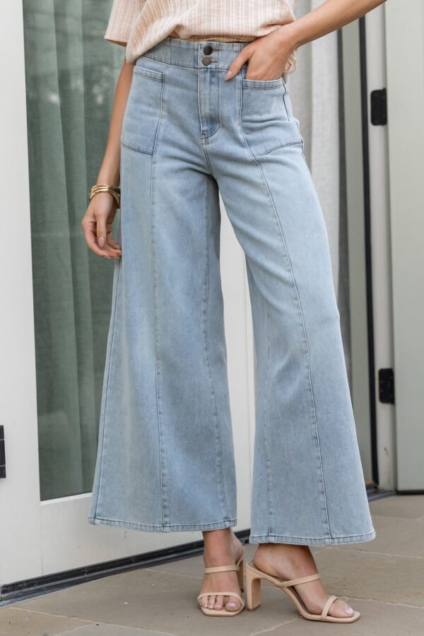 Mid Rise Wide Leg Jeans | Light Wash - Image 3