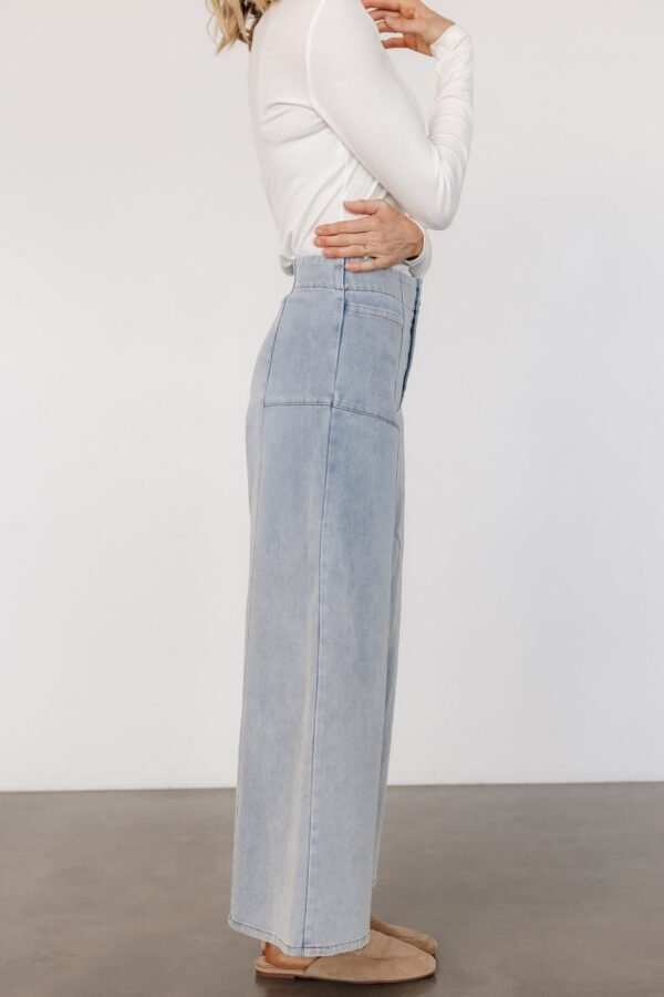 Mid Rise Wide Leg Jeans | Light Wash - Image 5