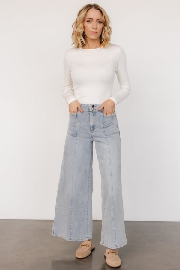 Mid Rise Wide Leg Jeans | Light Wash - Image 2