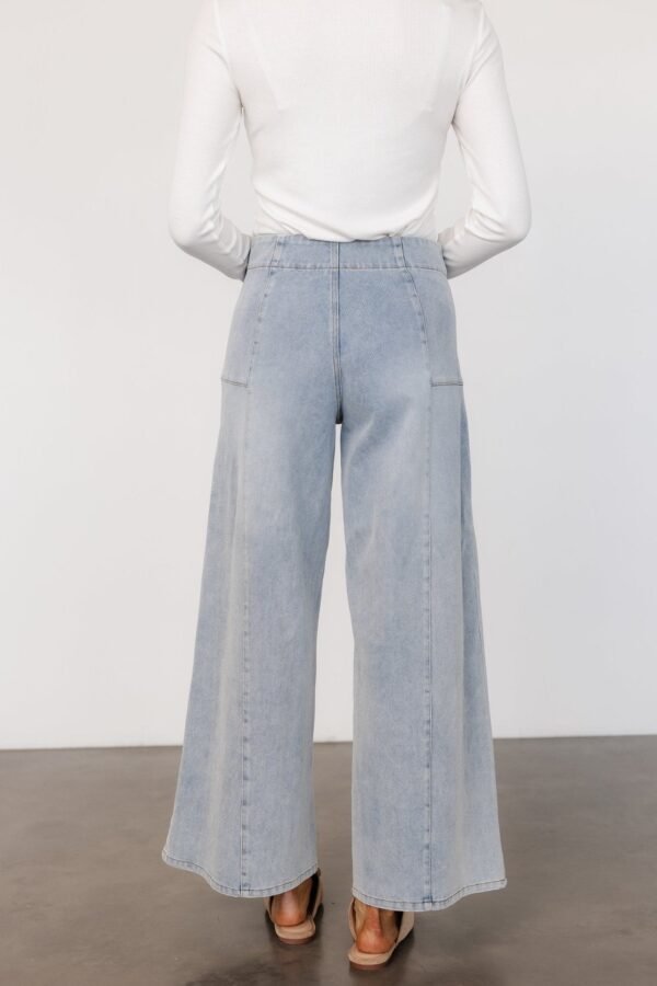 Mid Rise Wide Leg Jeans | Light Wash - Image 4